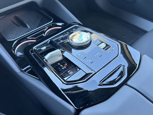 Certified 2025 BMW i5 xDrive40 w/ M Sport Package image 25