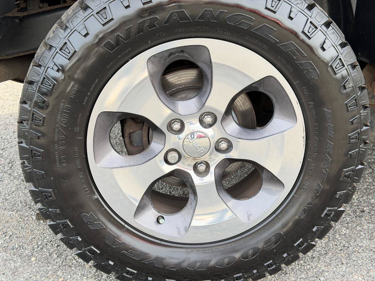 Used 2016 Jeep Wrangler Unlimited Sahara w/ Connectivity Group AWD/4WD image 84