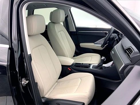 Certified 2024 Audi Q3 2.0T Premium Plus image 7