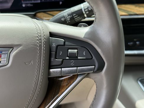 Used 2021 Cadillac Escalade ESV Sport Platinum RWD image 17