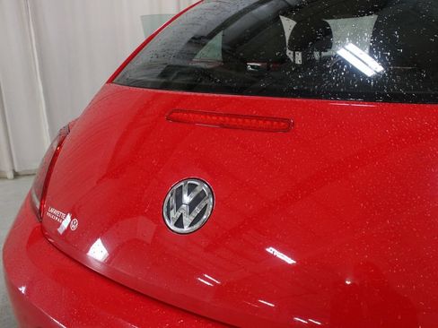 Used 2012 Volkswagen Beetle 2.5 FWD image 28
