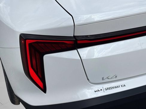 New 2025 Kia K4 LX image 11