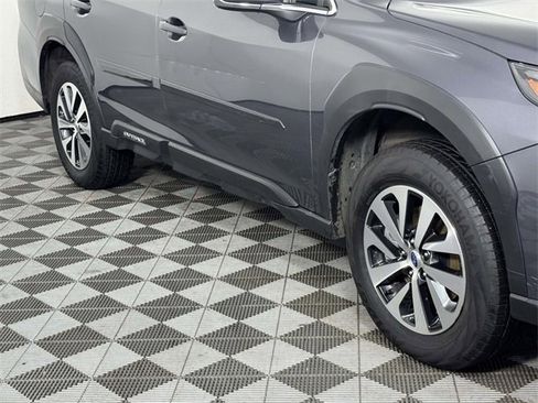Used 2024 Subaru Outback Premium image 12