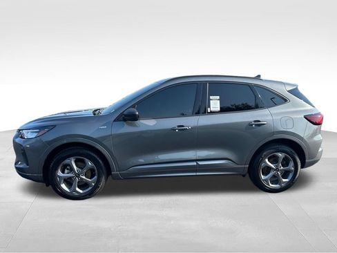 Used 2024 Ford Escape ST-Line w/ Tech Pack #1 AWD/4WD image 2