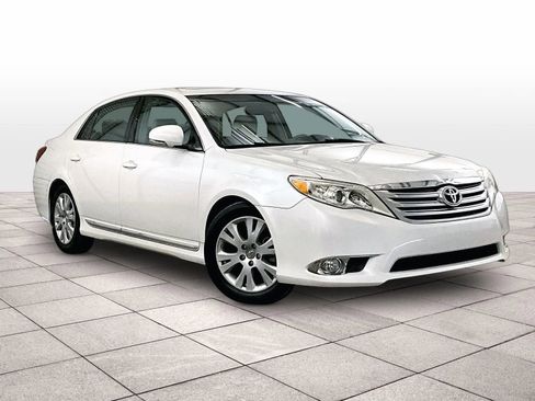 Used 2012 Toyota Avalon image 3