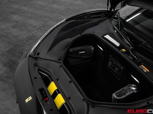 Used 2020 Ferrari 488 Pista Coupe RWD image 11