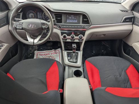 Used 2019 Hyundai Elantra SE FWD image 16