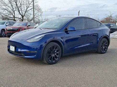 Used 2021 Tesla Model Y Long Range image 7