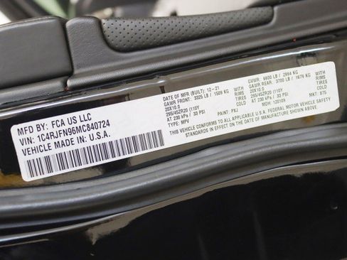 Used 2021 Jeep Grand Cherokee Trackhawk AWD/4WD image 38