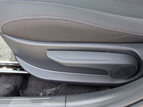 New 2026 Hyundai Elantra SE FWD image 21