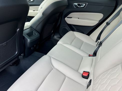 Used 2026 Volvo XC60 B5 Core AWD/4WD image 12