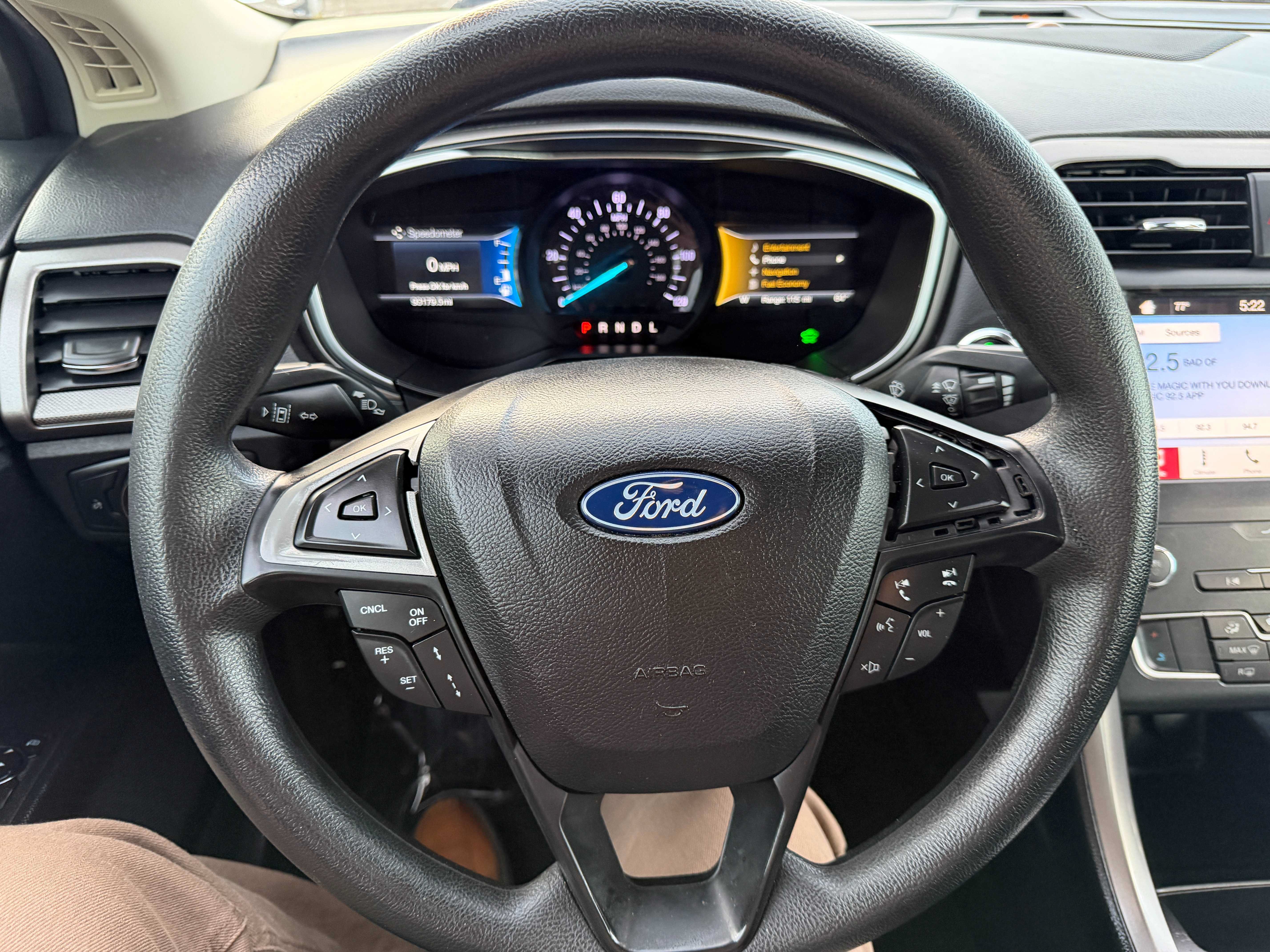 Used 2019 Ford Fusion SE FWD image 28