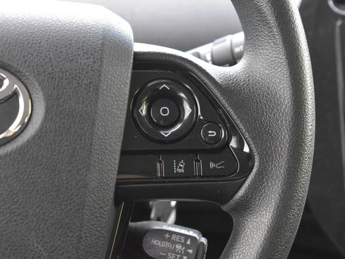 Used 2021 Toyota Prius LE AWD/4WD image 15
