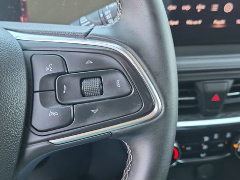 Used 2025 Buick Encore GX Preferred FWD image 19