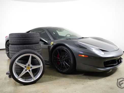 Used 2010 Ferrari 458 Italia Coupe RWD image 12
