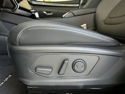Used 2024 Hyundai Santa Cruz Limited image 10
