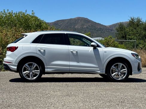 Used 2022 Audi Q3 2.0T Premium Plus w/ Premium Plus Package AWD/4WD image 3