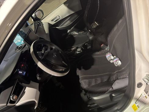 Used 2023 Toyota Corolla SE image 4