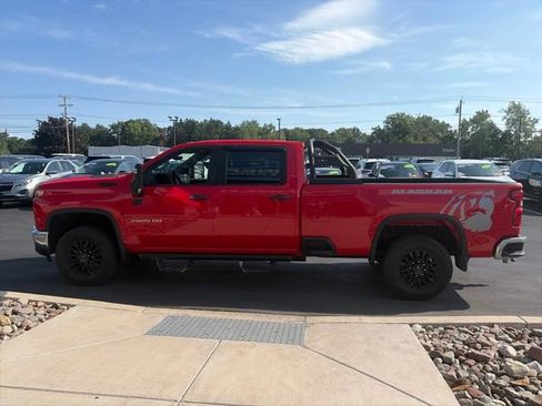 Used 2022 Chevrolet Silverado 2500 W/T AWD/4WD image 3