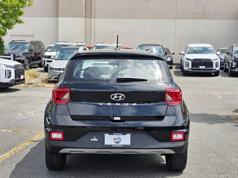 Used 2025 Hyundai Venue SEL image 6