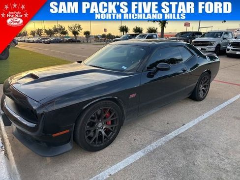 Used 2015 Dodge Challenger SRT image 1