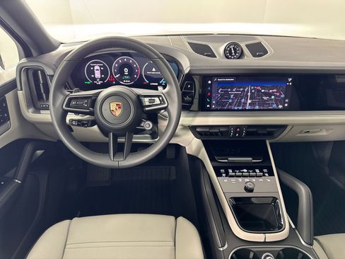 Certified 2026 Porsche Cayenne Coupe AWD/4WD image 25