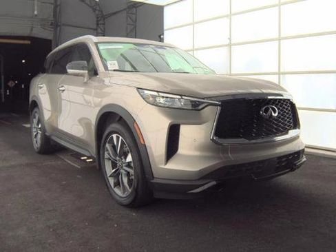 Used 2023 INFINITI QX60 Luxe w/ Vision Package image 4