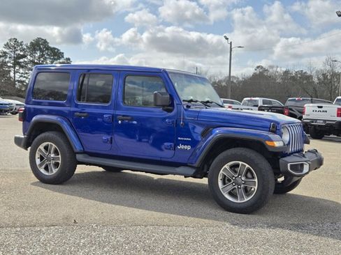 Used 2020 Jeep Wrangler Unlimited Sahara image 5
