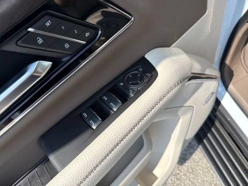 New 2026 GMC Yukon Denali w/ Denali Reserve Package AWD/4WD image 11