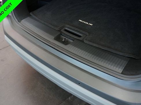 Used 2023 Nissan Rogue S image 42