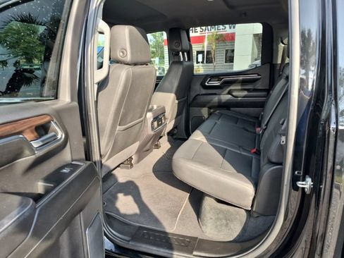 Used 2024 GMC Sierra 1500 SLT AWD/4WD image 15
