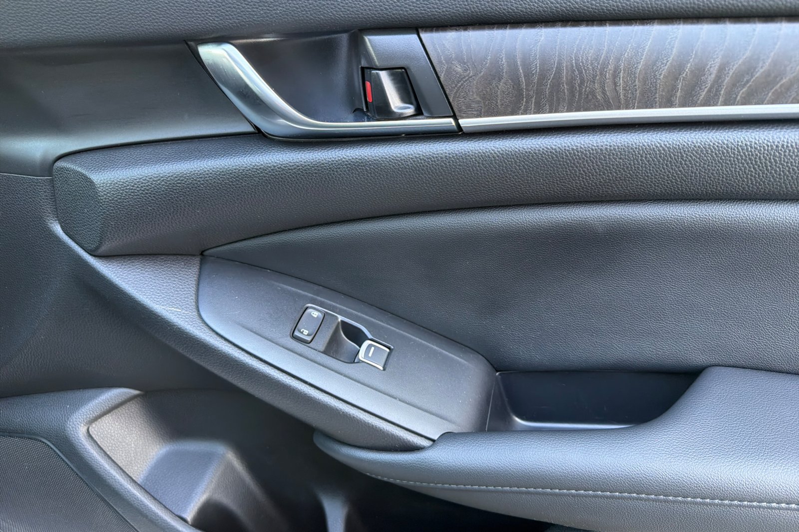 Used 2021 Honda Accord EX-L image 19