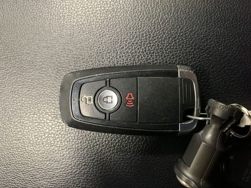Used 2018 Ford Explorer XLT image 15