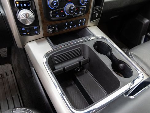 Used 2016 RAM 1500 Laramie w/ Convenience Group image 20