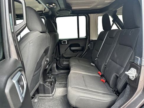 Used 2019 Jeep Wrangler Unlimited Sport S AWD/4WD image 11