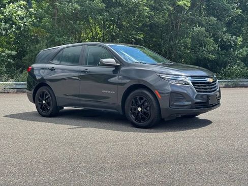 Used 2022 Chevrolet Equinox LS w/ LPO, Floor Liner Package FWD image 9