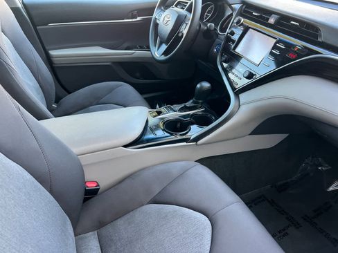 Used 2018 Toyota Camry LE image 16