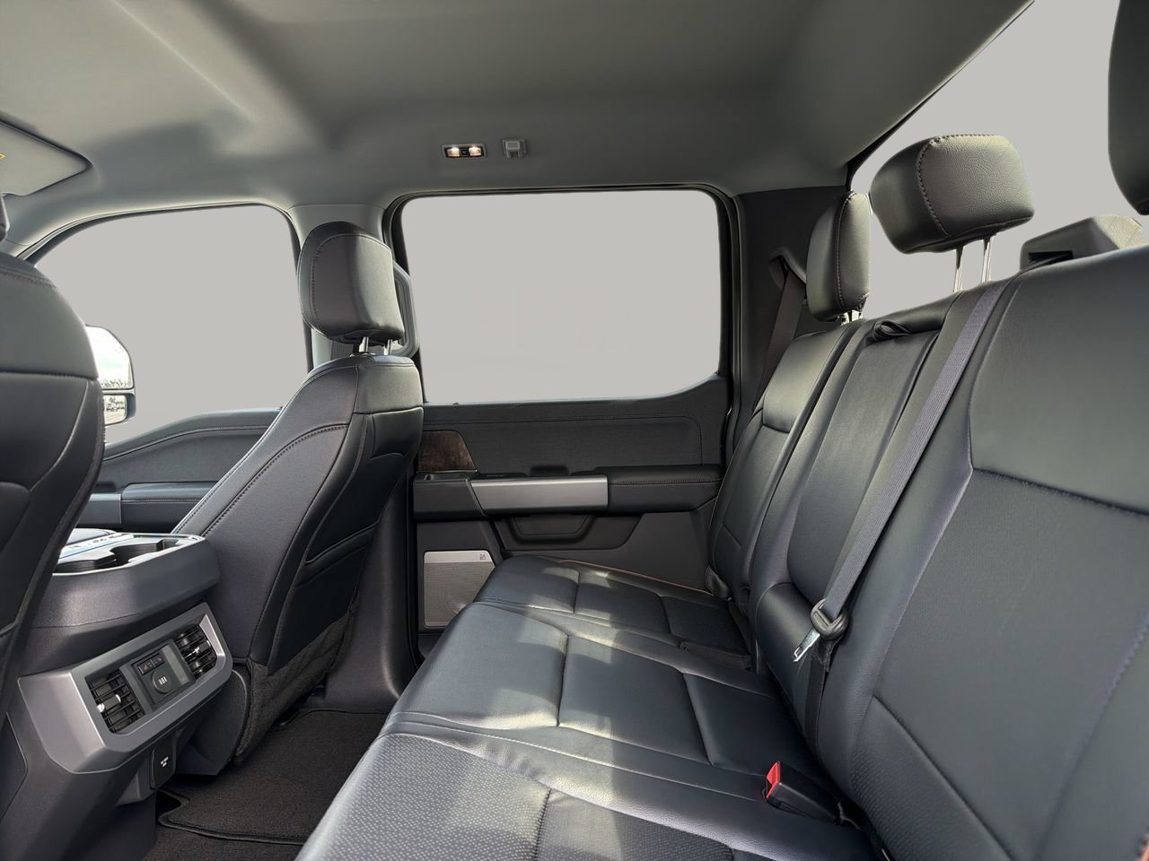 Used 2026 Ford F250 Lariat w/ Black Appearance Package AWD/4WD image 16