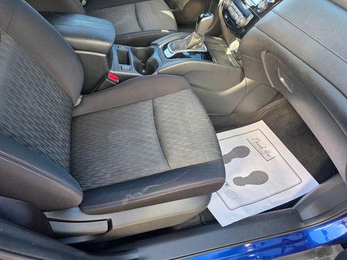 Used 2020 Nissan Rogue SV image 17