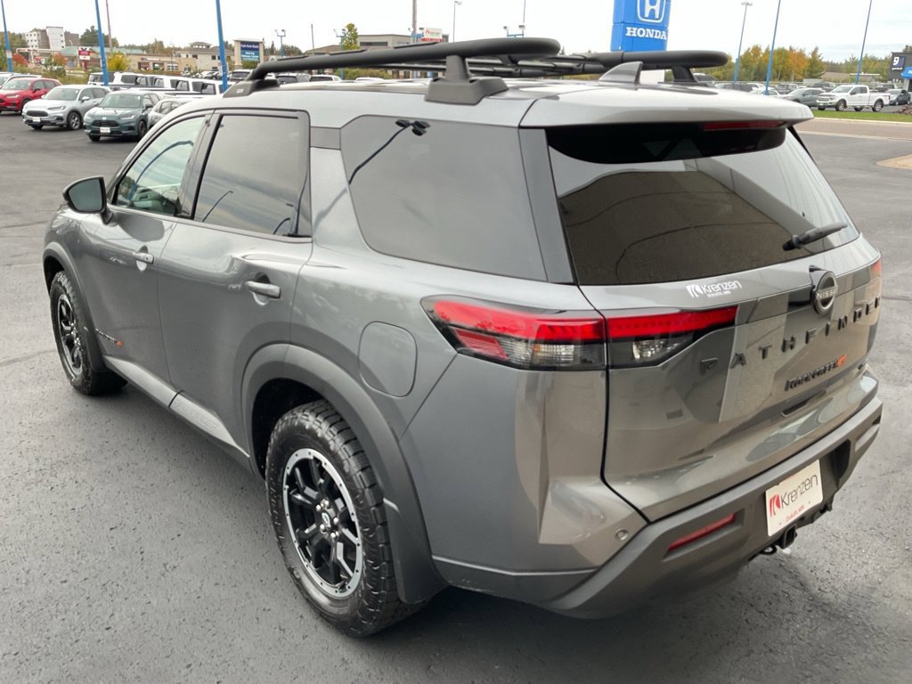 Used 2025 Nissan Pathfinder Rock Creek AWD/4WD image 7