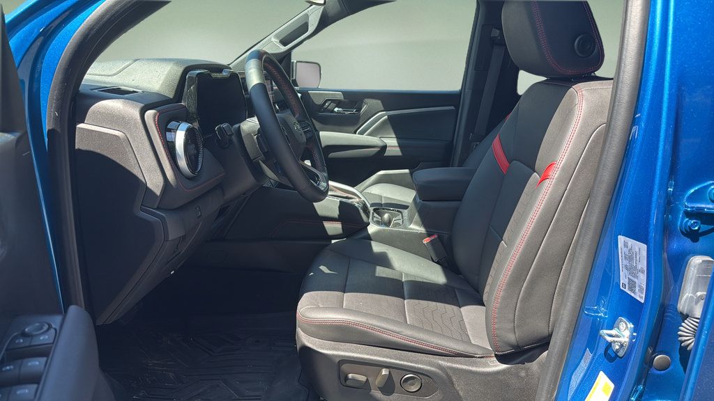 Used 2023 Chevrolet Colorado Z71 w/ Z71 Convenience Package 2 AWD/4WD image 18