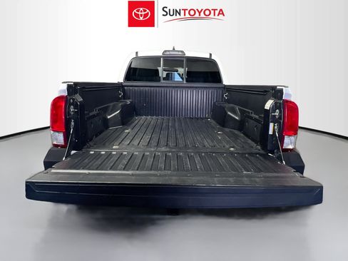 Used 2016 Toyota Tacoma SR5 w/ Towing Package image 33