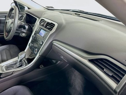 Used 2014 Ford Fusion SE image 27