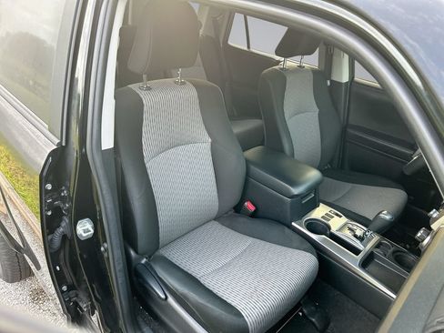 Used 2024 Toyota 4Runner SR5 RWD image 31
