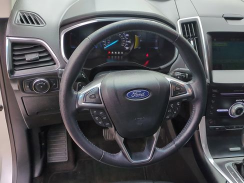 Used 2018 Ford Edge Titanium image 16