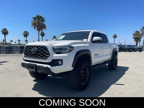 Used 2022 Toyota Tacoma TRD Off-Road w/ Technology Package AWD/4WD image 5