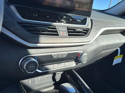 New 2025 Nissan Altima 2.5 SL image 22