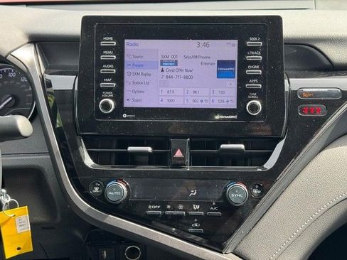 Used 2024 Toyota Camry SE FWD image 14