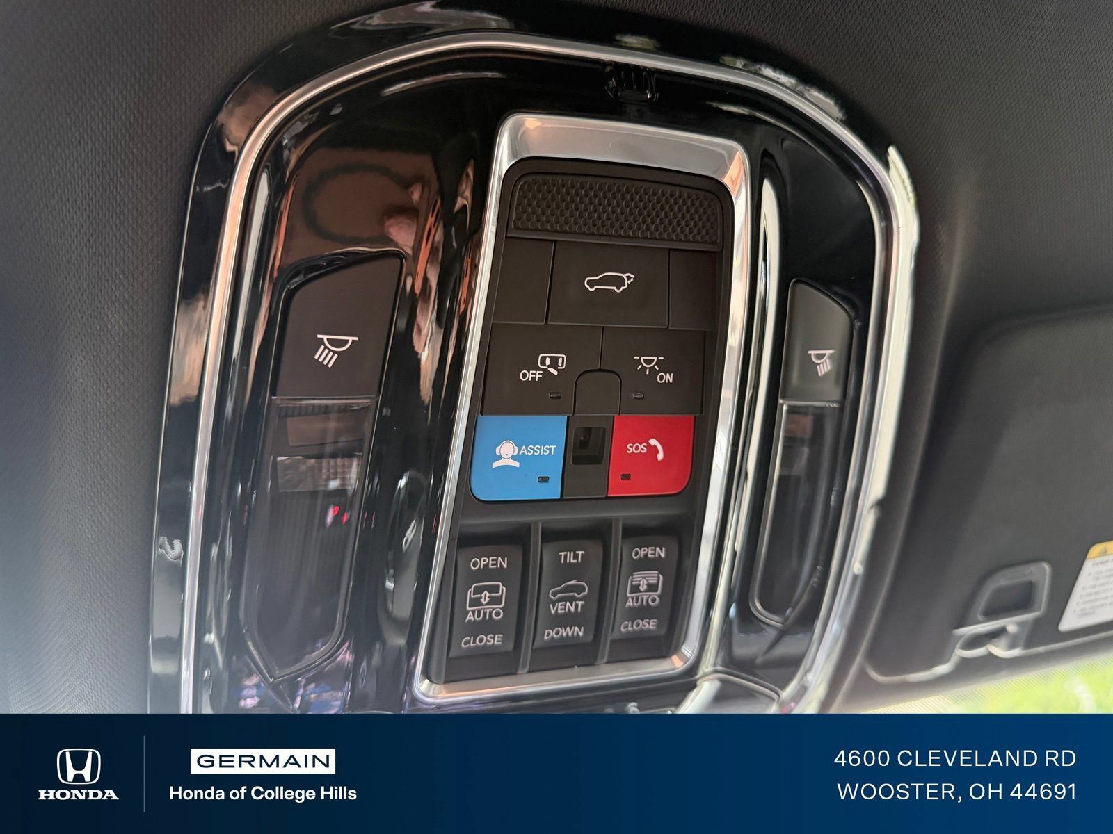 Used 2023 Jeep Grand Cherokee Overland AWD/4WD image 26