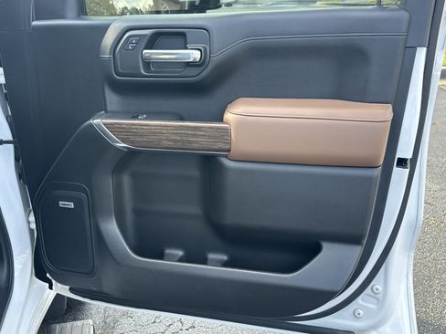 Used 2020 Chevrolet Silverado 1500 High Country w/ Technology Package image 17